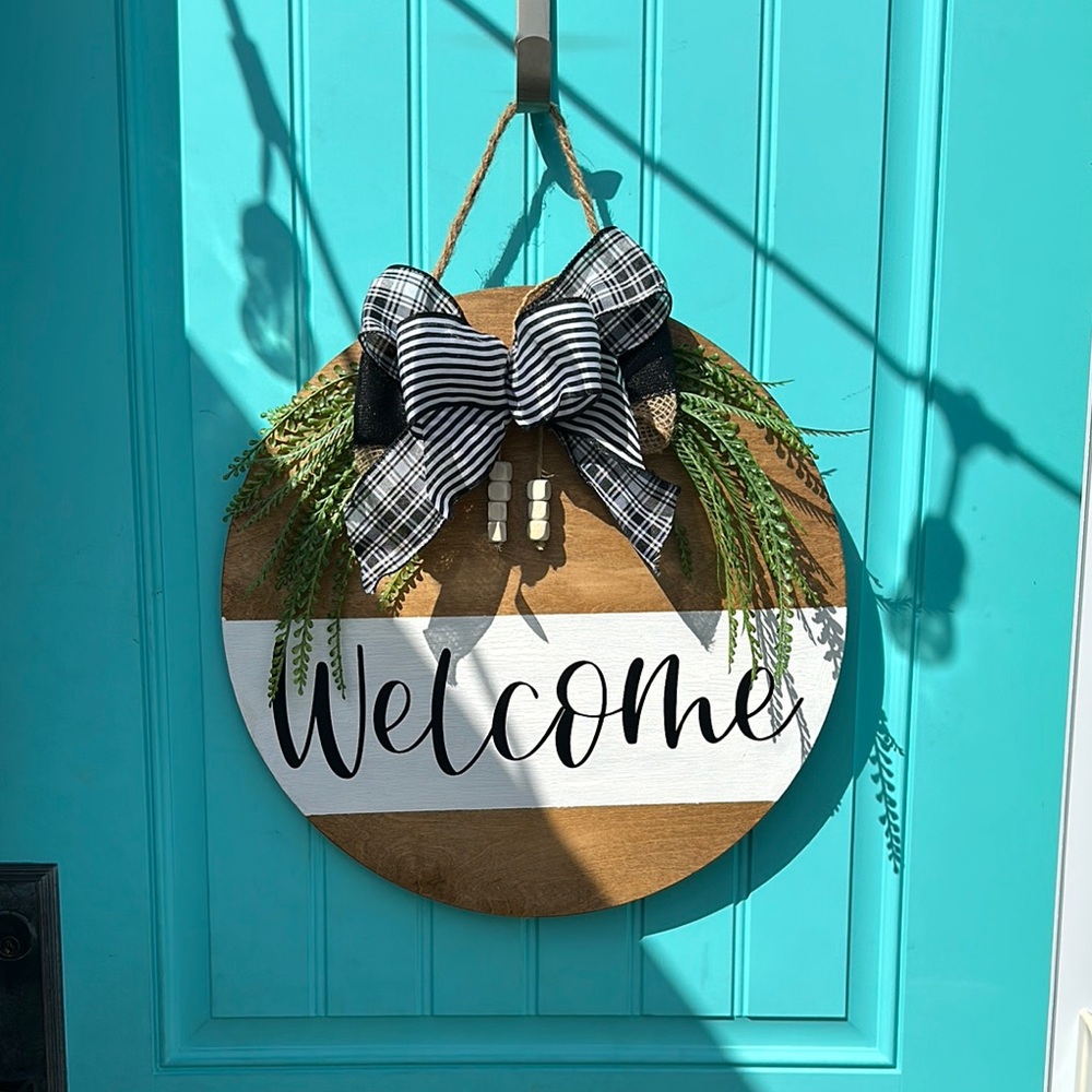 Rustic Brown Welcome Sign with Black and White Bow